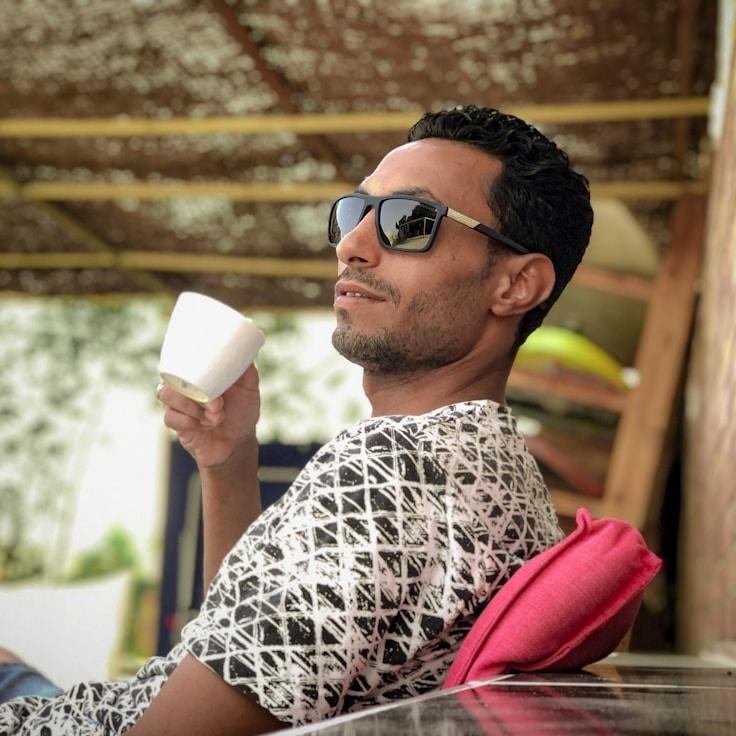 Portrait of Ravi Kapoor meditation instructor